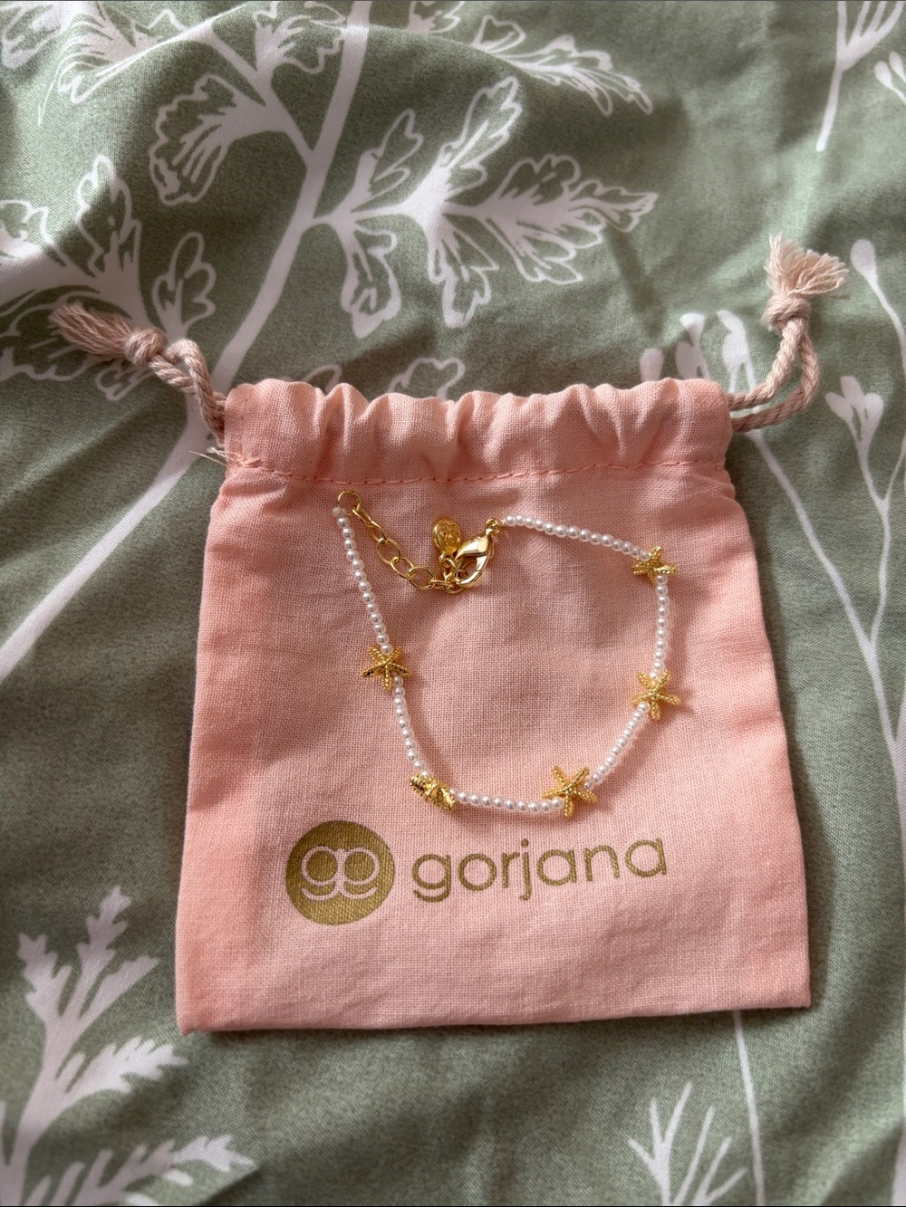 Gorjana Gold Star Pearl Bracelet with Pink Pouch